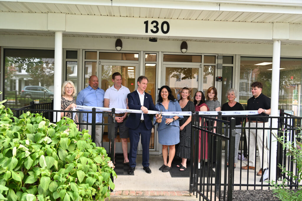 Town of Purcellville Mayor and school members at the ribbon cutting